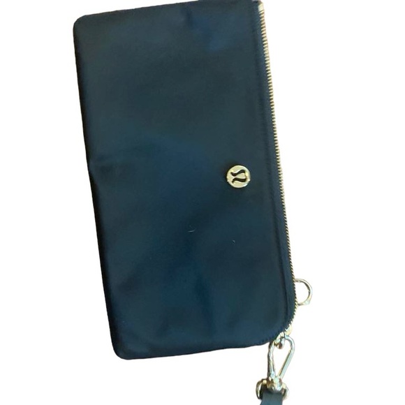NWOT Lululemon clutch wallet - Picture 2 of 2